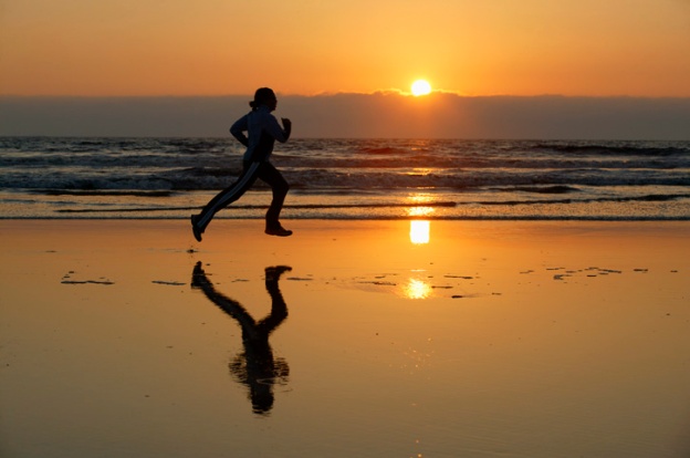http://runangelrun.files.wordpress.com/2011/04/woman-running-beach-sunset-abh-patient-story.jpg